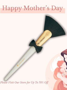 Too Faced Mr. Chiseled Contouring Brush